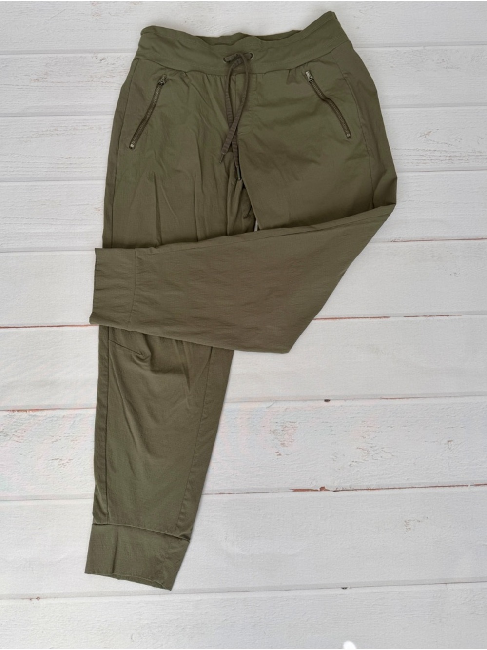Athleta Womenβs Olive Green Jogger Pants Size 8 Zip Pockets - Picture 6 of 11